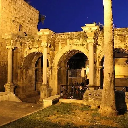 Zenia أنطاليا